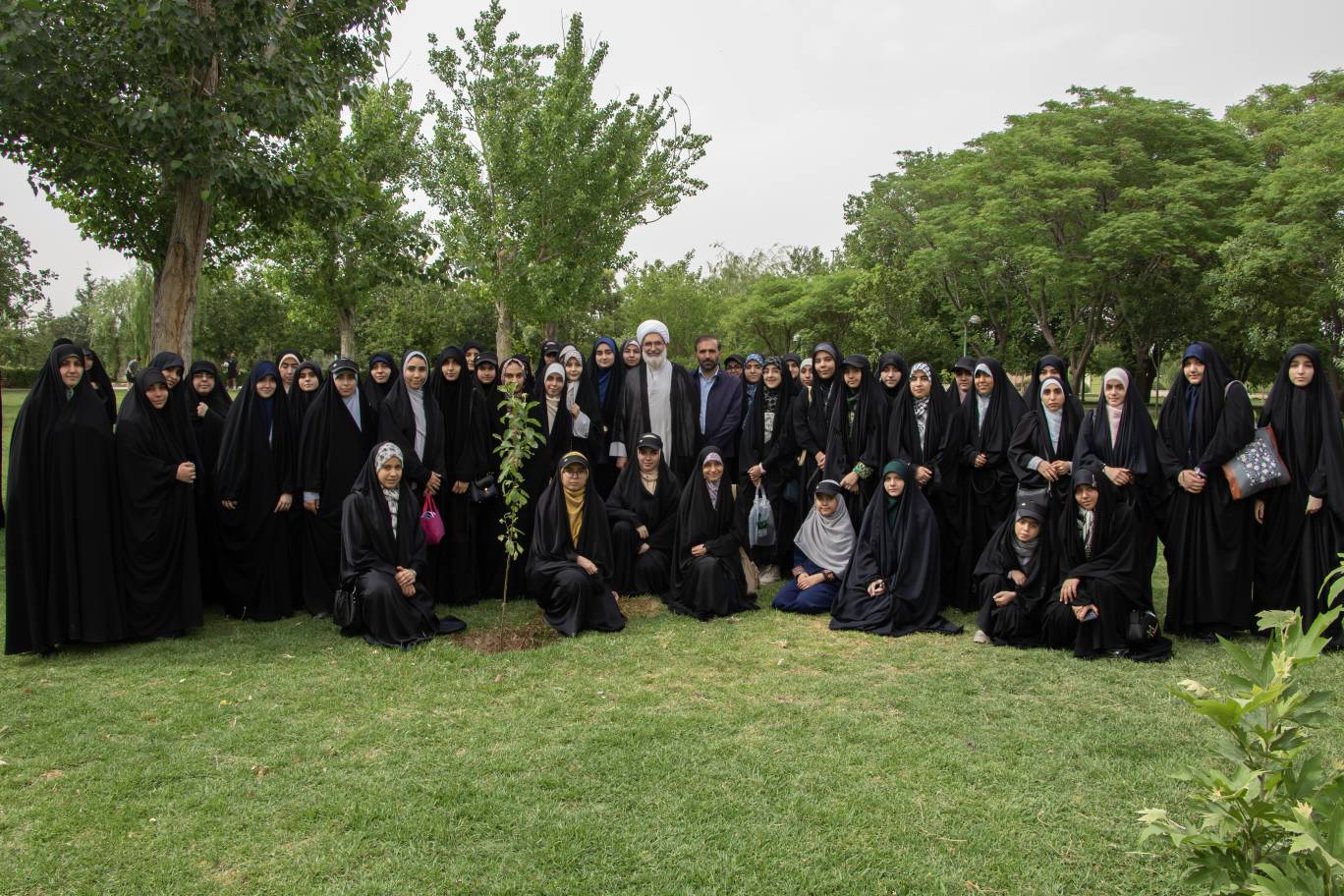 آئین درختکاری «به فرمان رهبرم» توسط اتحادیه انجمن های اسلامی دانش آموزان برگزار شد