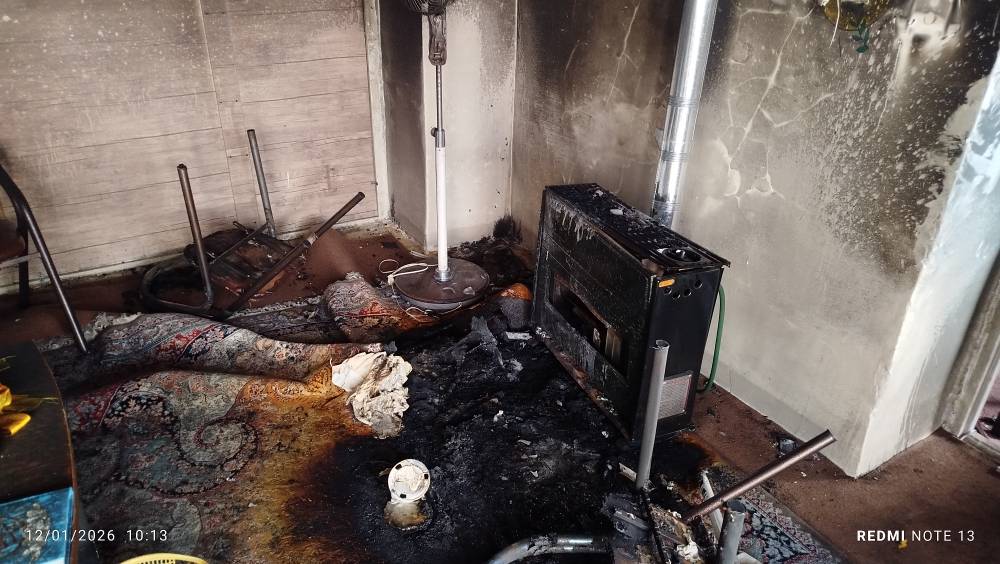 گزارش تصویری  حمله اغتشاشگران تروریست به دفاتر اتحادیه انجمن های اسلامی دانش‌آموزان در استانهای مازندران، اصفهان و کرمان