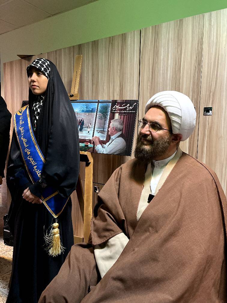 گزارش تصویری افتتاحیه نمایشگاه مدرسه انقلاب استان قزوین با حضور نماینده مقام معظم رهبری و دبیرکل اتحادیه انجمن های اسلامی دانش آموزان