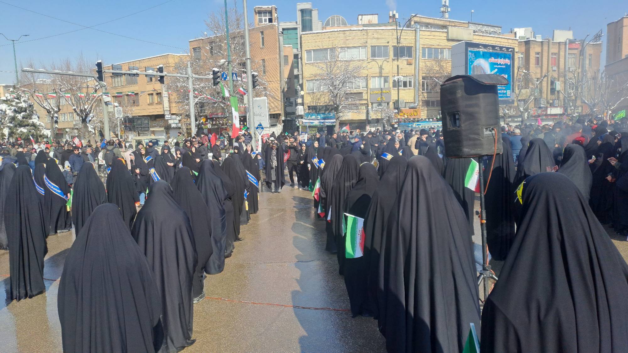 حضور پرشور دانش آموزان عضو انجمن های اسلامی  در راهپیمایی 22 بهمن