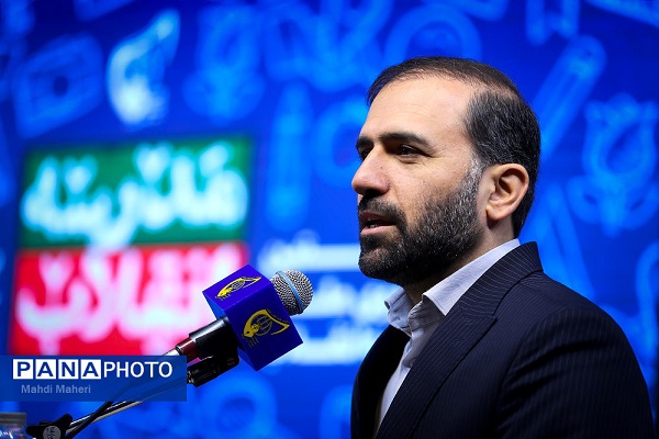 افتتاحیه کاردوی سیزدهمین دوره نمایشگاههای مدرسه انقلاب
