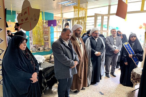 گزارش تصویری افتتاحیه نمایشگاه مدرسه انقلاب استان قزوین با حضور نماینده مقام معظم رهبری و دبیرکل اتحادیه انجمن های اسلامی دانش آموزان