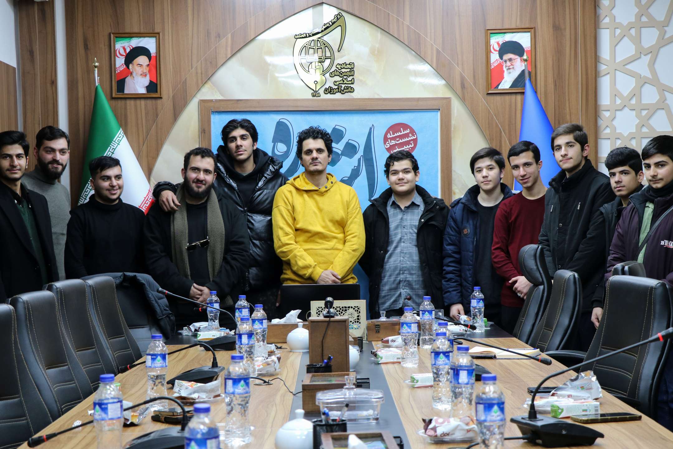 گزارش_تصویری  نشست تبیینی «اشاره» با حضور دکتر محمد رحمانی نویسنده پژوهشگر تاریخ  - ویژه شبکه دانش آموزی