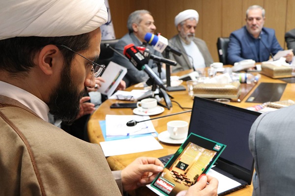 رونمایی از پوستر سیزدهمین دوره نمایشگاههای مدرسه انقلاب